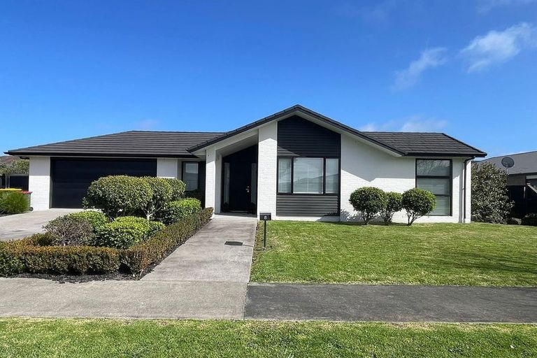 Photo of property in 8 Bellamont Street, Kumeu, 0810