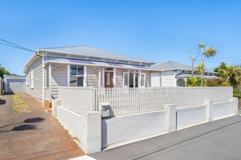 Photo of property in 20 Queen Street, Petone, Lower Hutt, 5012