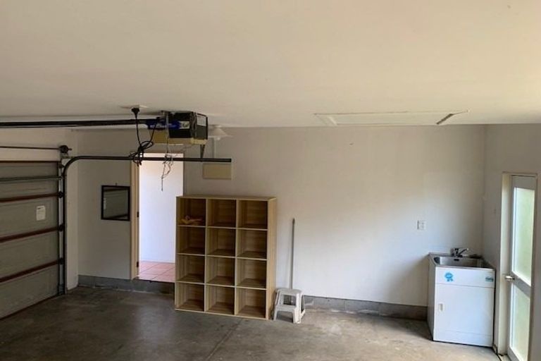 Photo of property in 1/18 Peach Road, Glenfield, Auckland, 0629