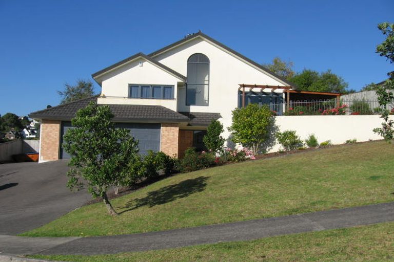 Photo of property in 17 Gretna Green, Browns Bay, Auckland, 0630
