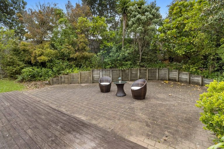 Photo of property in 33 Cricklade Terrace, Windsor Park, Auckland, 0632