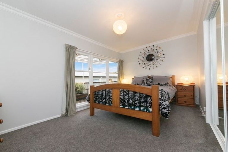 Photo of property in 100 Swanson Road, Henderson, Auckland, 0610