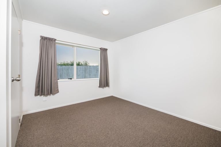 Photo of property in 15 Hocken Place, Mangere Bridge, Auckland, 2022