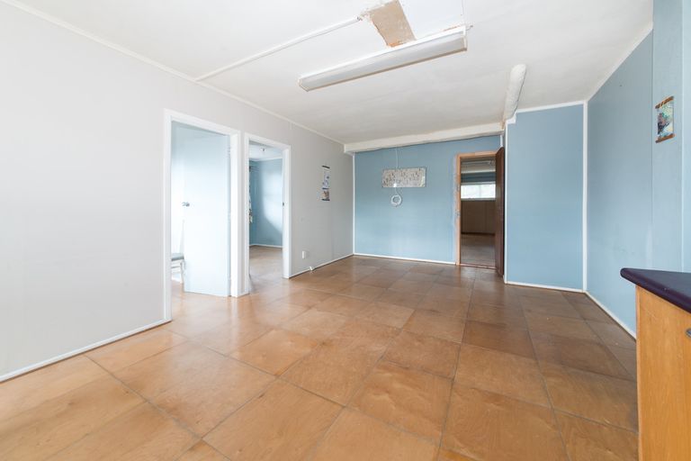 Photo of property in 91 Waimumu Road, Massey, Auckland, 0614