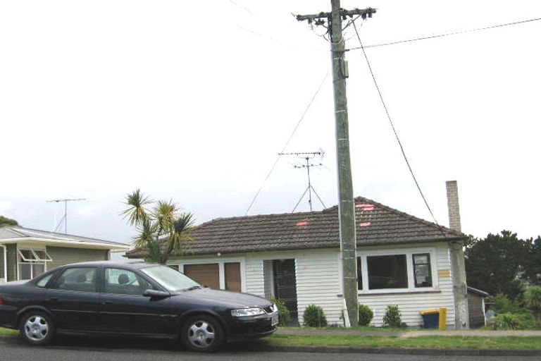 Photo of property in 18 Deep Creek Road, Torbay, Auckland, 0630