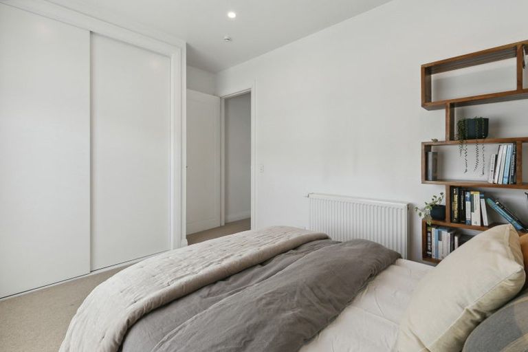 Photo of property in 201 Onepu Road, Lyall Bay, Wellington, 6022