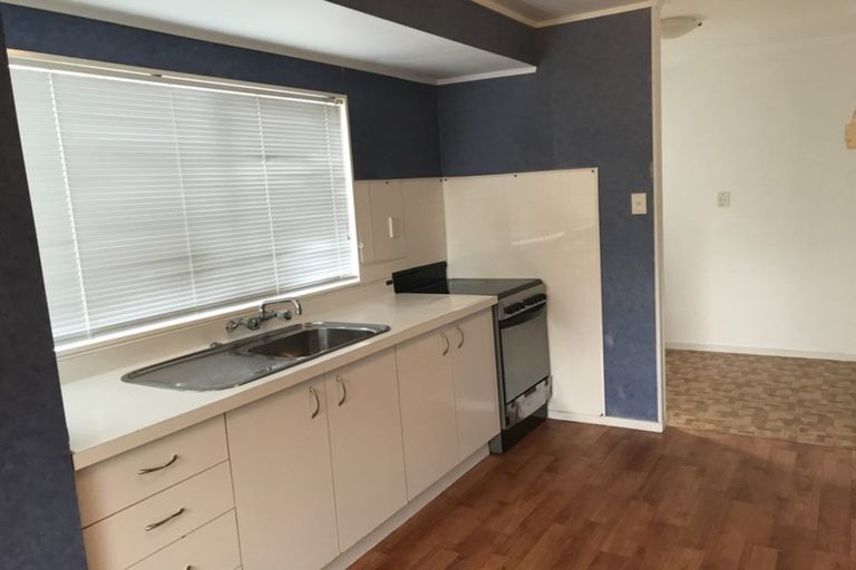 Photo of property in 2/33 Pisces Road, Glen Eden, Auckland, 0602