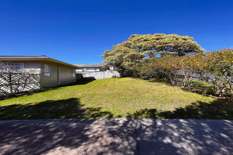 Photo of property in 5 Celeste Place, Totara Vale, Auckland, 0627