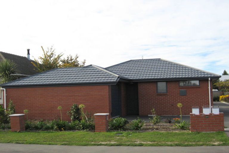 Photo of property in 2/26 Epsom Road, Sockburn, Christchurch, 8042