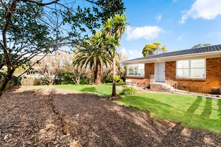 Photo of property in 2/14 Kapiti Place, Sunnynook, Auckland, 0620