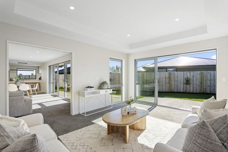 Photo of property in 26 Paradise Way, Halswell, Christchurch, 8025