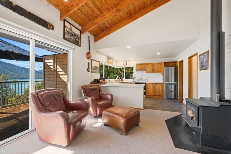 Photo of property in 674 Moetapu Bay Road, Moetapu Bay, Picton, 7282