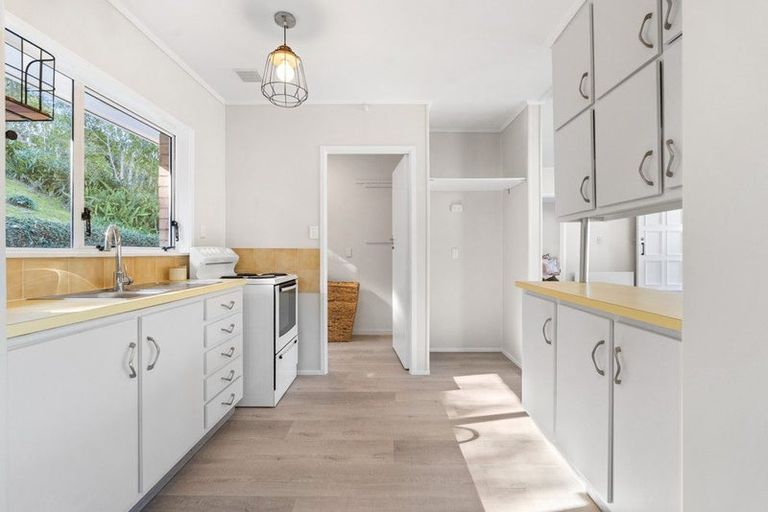 Photo of property in 1/29 King Richard Place, Browns Bay, Auckland, 0630