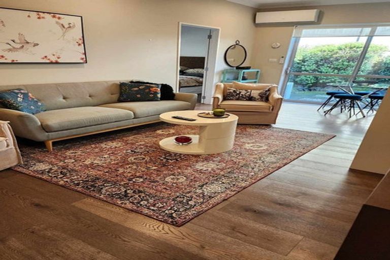 Photo of property in 89b William Bayes Place, Red Beach, 0932