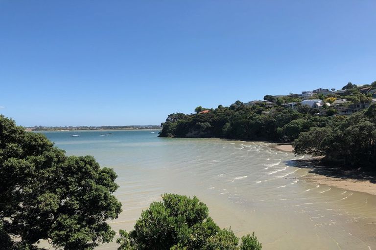 Photo of property in 109 Island Bay Road, Beach Haven, Auckland, 0626