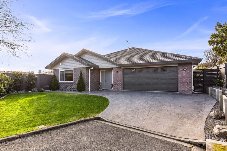 Photo of property in 11 Stella Court, Paraparaumu, 5032