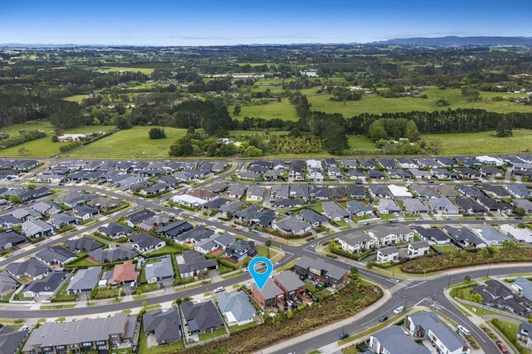 Photo of property in 54 Jane Maree Road, Kumeu, 0810