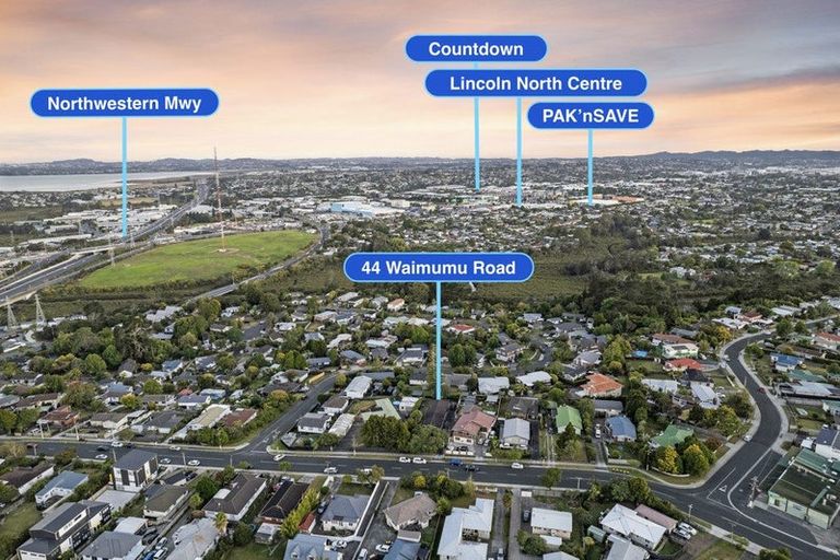 Photo of property in 2/44 Waimumu Road, Massey, Auckland, 0614