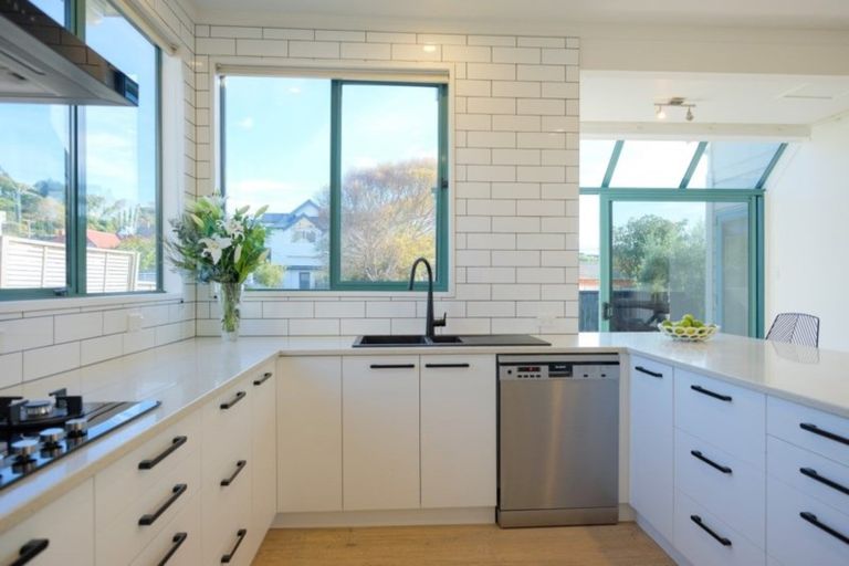 Photo of property in 10 Bedford Street, Saint Clair, Dunedin, 9012