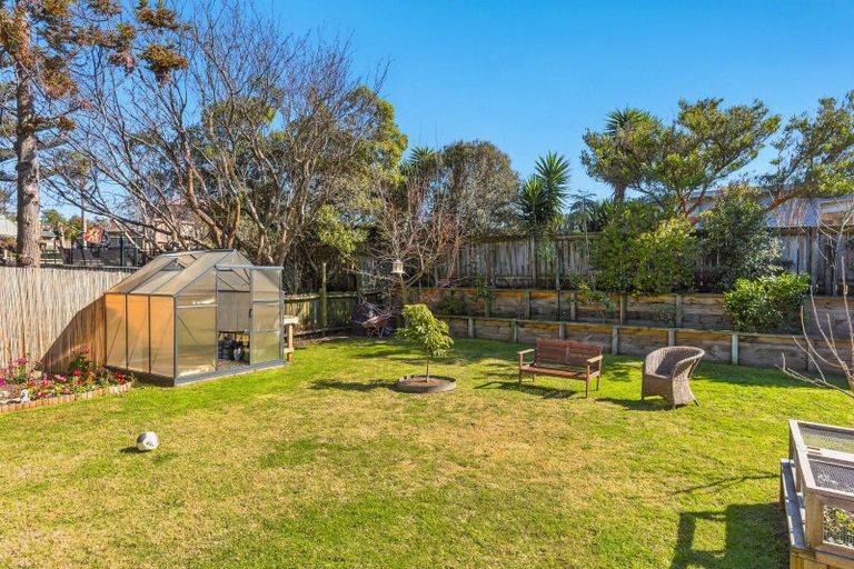 Photo of property in 13 Walton Road, Paraparaumu Beach, Paraparaumu, 5032
