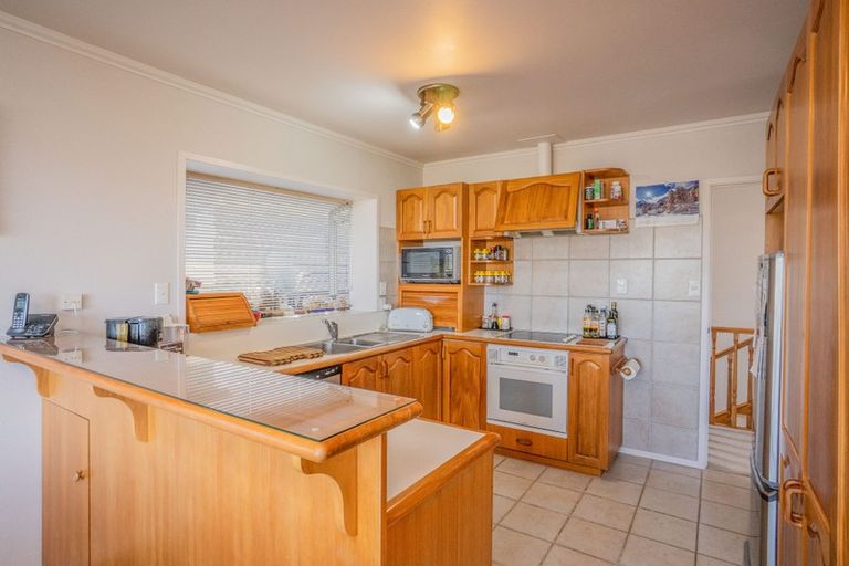 Photo of property in 23 Jellicoe Road, Murrays Bay, Auckland, 0630