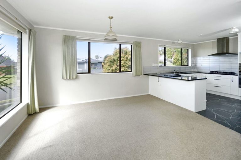 Photo of property in 6 Randell Place, Te Puke, 3119