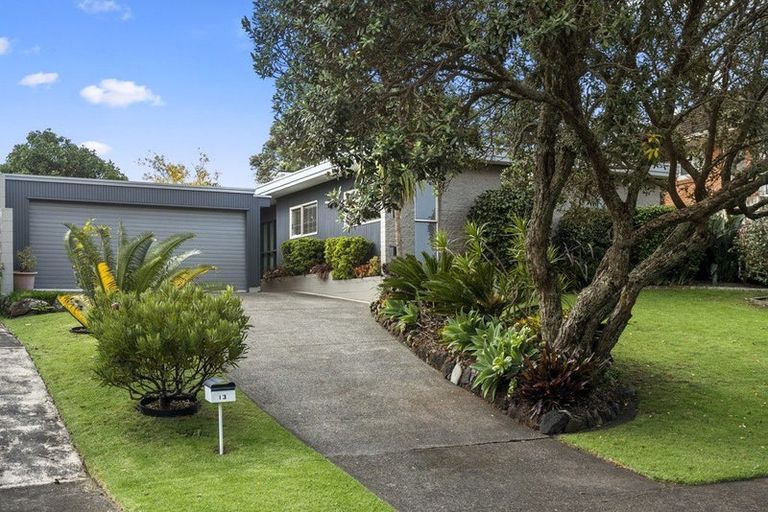 Photo of property in 13 James Evans Drive, Northcote, Auckland, 0627