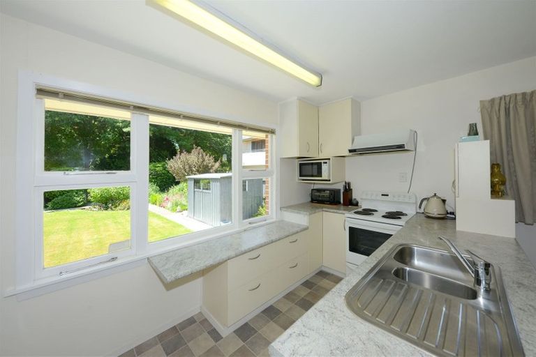 Photo of property in 6 Bevington Street, Avonhead, Christchurch, 8042