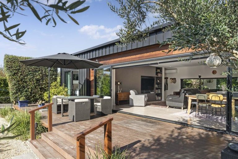 Photo of property in 2 Burgundy Drive, Martinborough, 5711