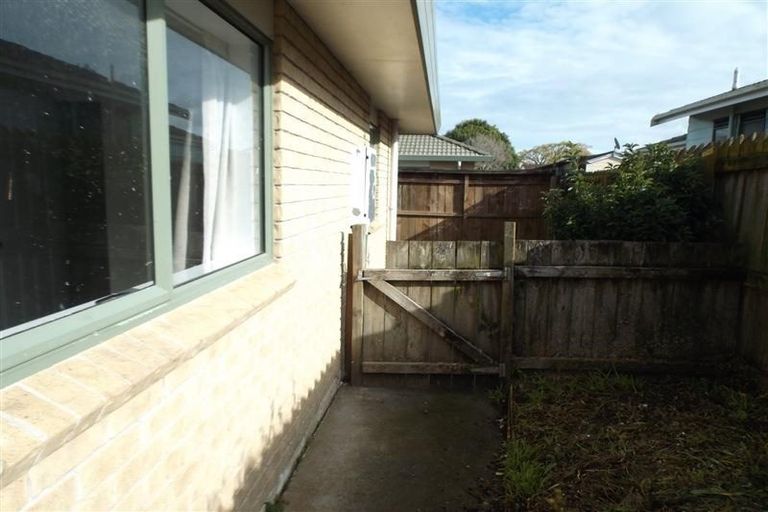 Photo of property in 1a Benton Place, Manurewa, Auckland, 2102
