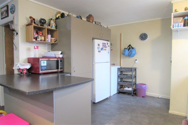 Photo of property in 2/10 Ponderosa Grove, Maoribank, Upper Hutt, 5018