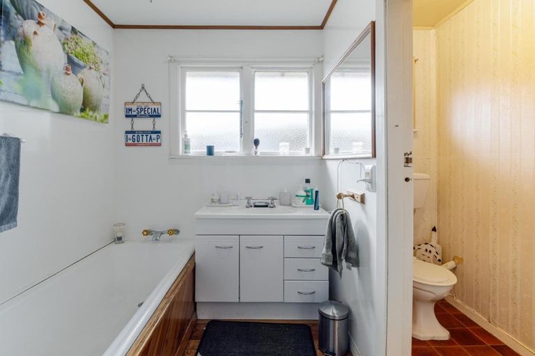 Photo of property in 11 Reynolds Avenue, Bishopdale, Christchurch, 8053