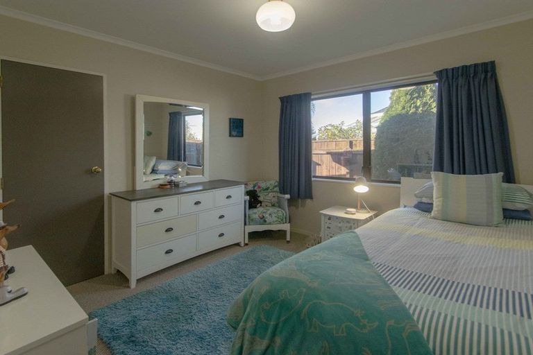 Photo of property in 18 Bishops Close, Greenmeadows, Napier, 4112