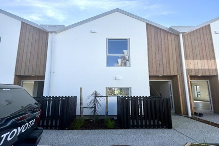 Photo of property in 3/59 Seaview Road, Glenfield, Auckland, 0629