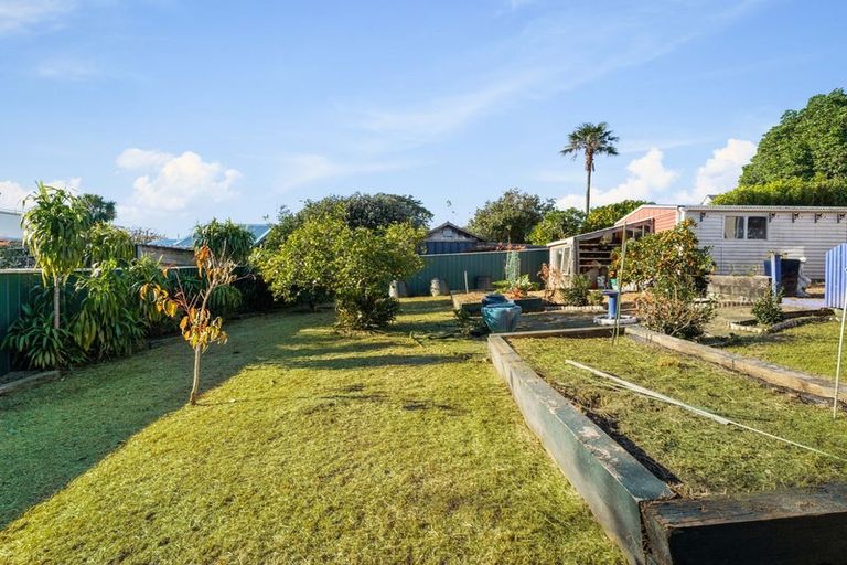 Photo of property in 66 Ferry Parade, Herald Island, Auckland, 0618