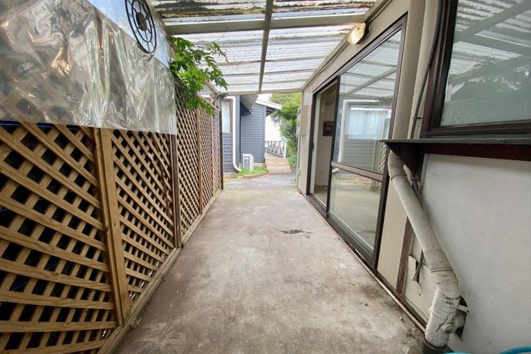 Photo of property in 2a Coniston Avenue, Te Atatu South, Auckland, 0610