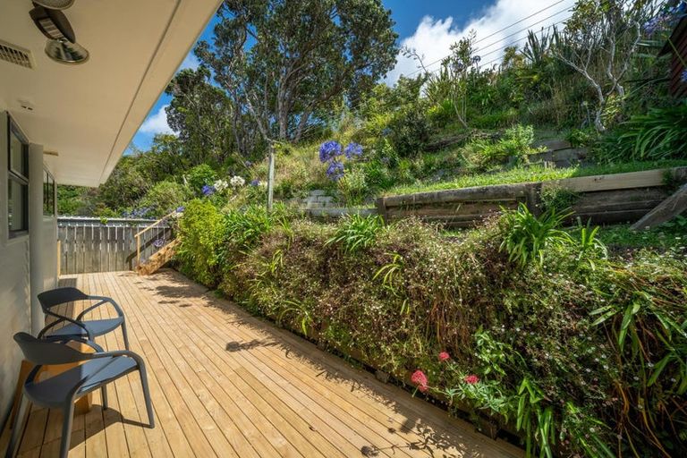 Photo of property in 2/14 Doris Gordon Crescent, Crofton Downs, Wellington, 6035