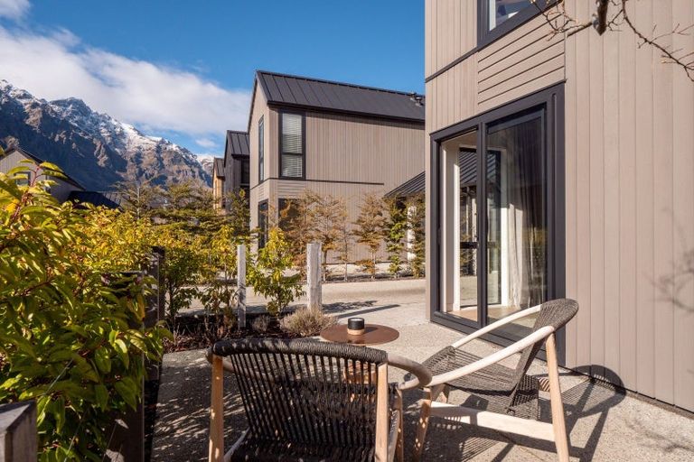 Photo of property in 39 Mulholland Drive, Jacks Point, 9371