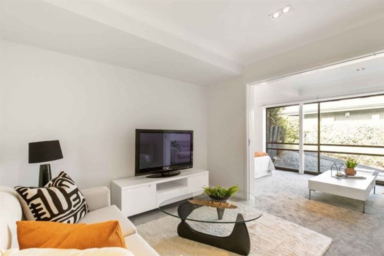 Photo of property in 1/70 Stanaway Street, Hillcrest, Auckland, 0627