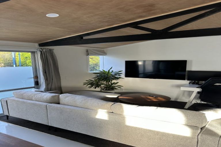 Photo of property in 11 Dellwood Avenue, Henderson, Auckland, 0612