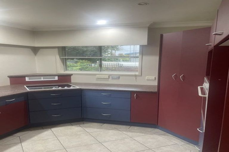 Photo of property in 100 Clevedon Road, Papakura, 2110