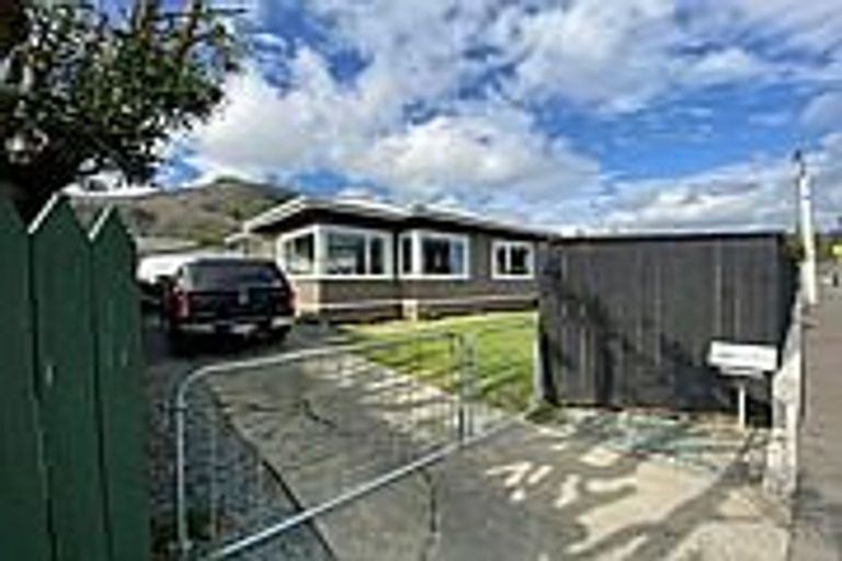 Photo of property in 79 Tipahi Street, Nelson South, Nelson, 7010