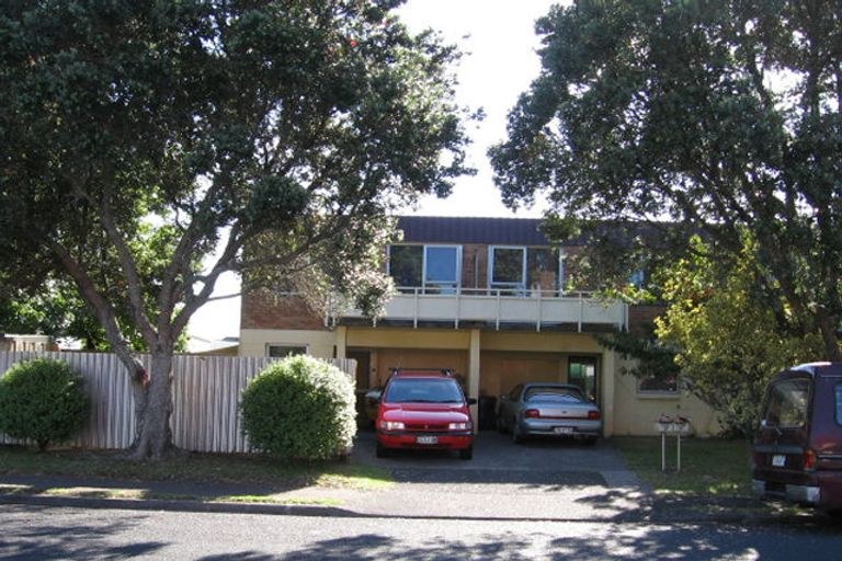 Photo of property in 1/5 Glen Road, Browns Bay, Auckland, 0630