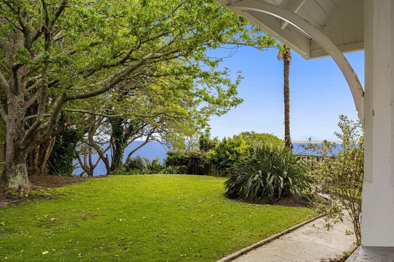 Photo of property in 126 Vauxhall Road, Narrow Neck, Auckland, 0624