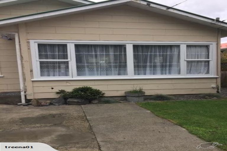 Photo of property in 10 Airlie Road, Plimmerton, Porirua, 5026