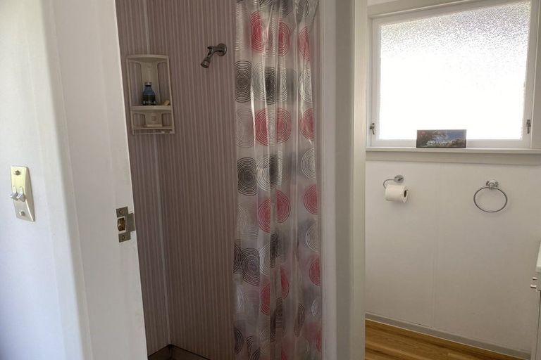 Photo of property in 6 Flaxmere Street, Waikanae Beach, Waikanae, 5036