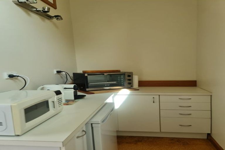 Photo of property in 6 Dillon Place, Hamilton East, Hamilton, 3216