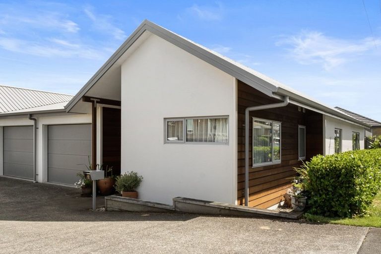 Photo of property in 92 Neale Avenue, Stoke, Nelson, 7011