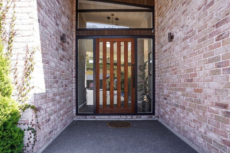 Photo of property in 8 Caro Lane, Cracroft, Christchurch, 8022