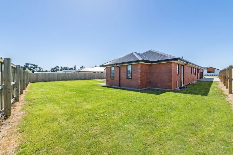 Photo of property in 22 Suffolk Drive, Kirwee, 7571